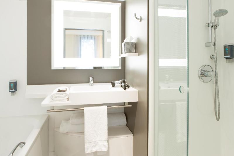 Superior Suite with Double Bed and Sofa Bed image 4
