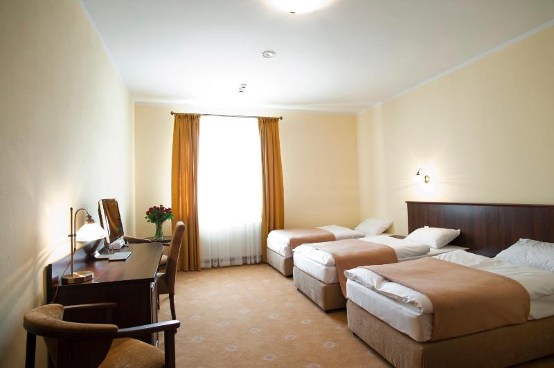 Standard Triple Room image 1