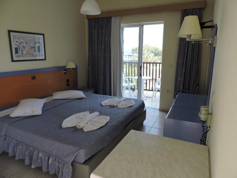 Double or Twin Room image 2