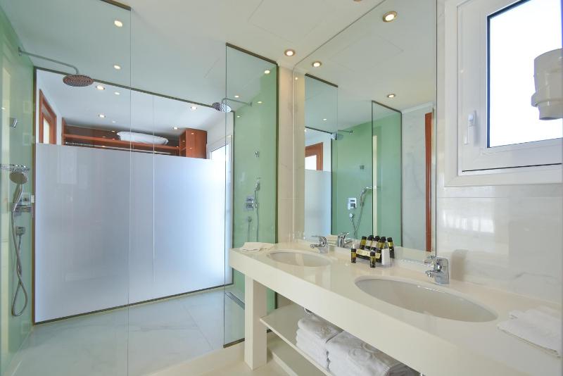 Executive Suite with Sea View image 1