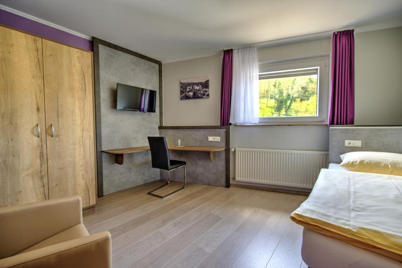 Triple Room with Spa Access image 3