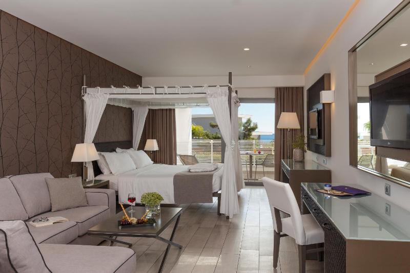Junior Suite Garden View image 1