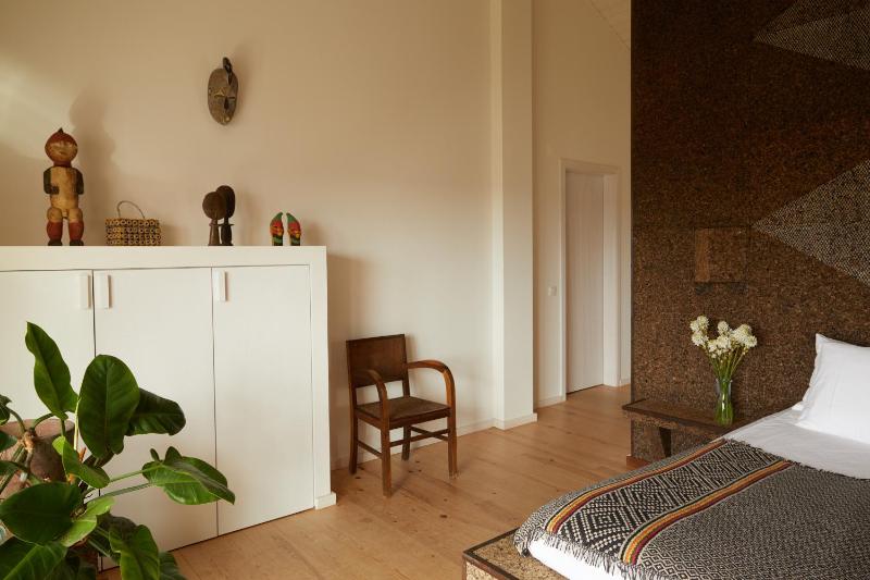 King Room with Lake View image 1