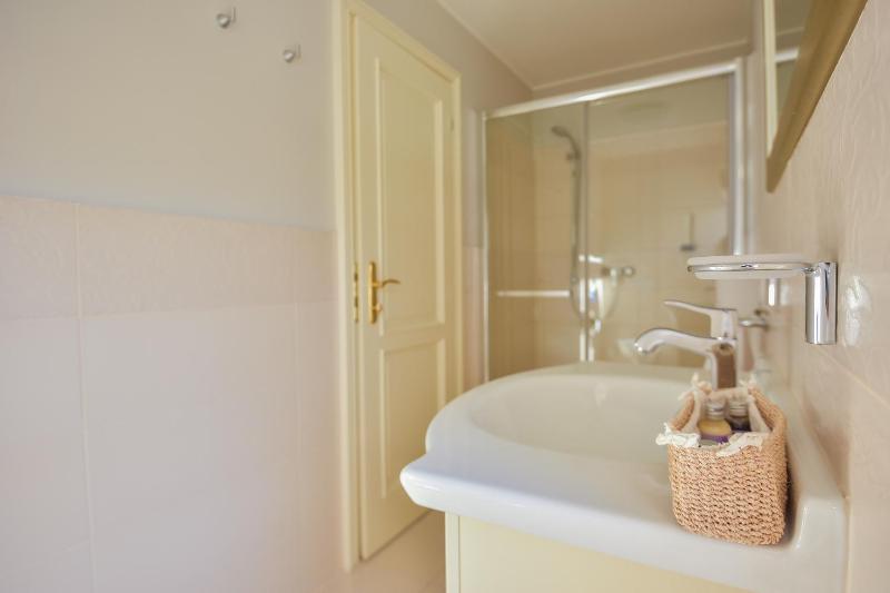 Double Room with Terrace image 2