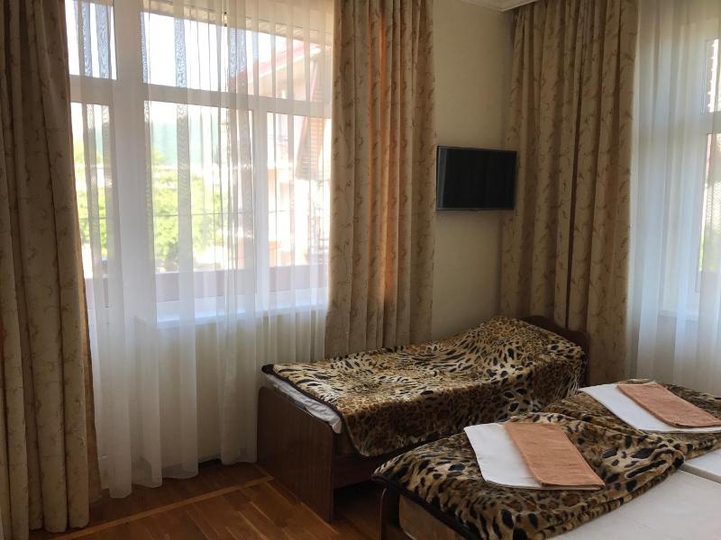 Triple Room image 3