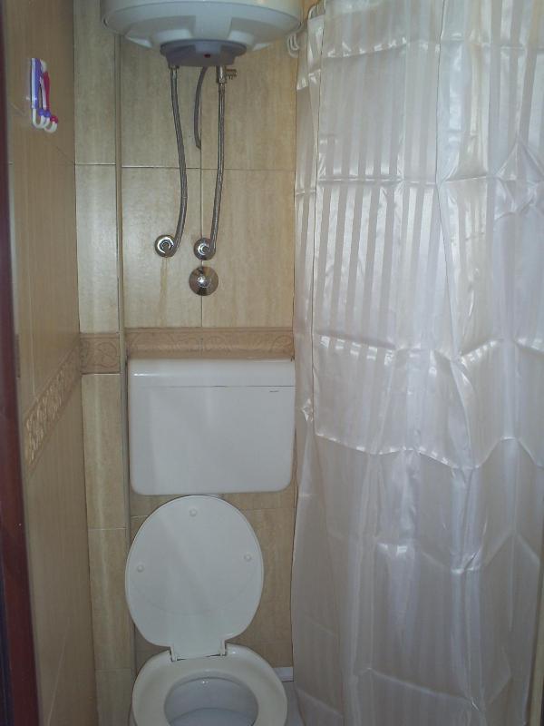 Double Room image 3