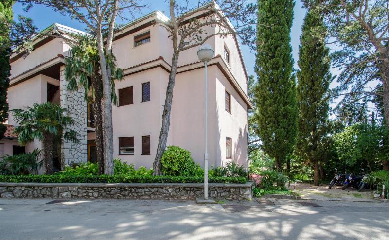 Apartment Zdravka - image 15