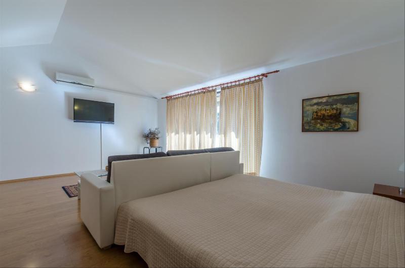 Apartment Zdravka - image 12