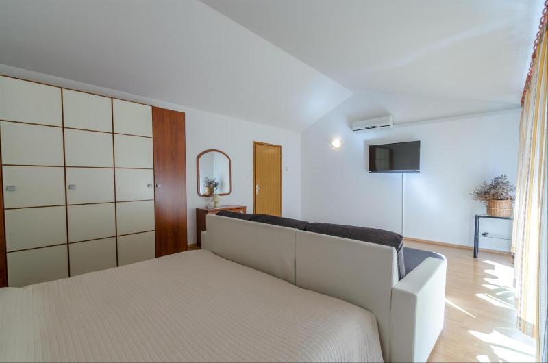 Apartment Zdravka - image 2