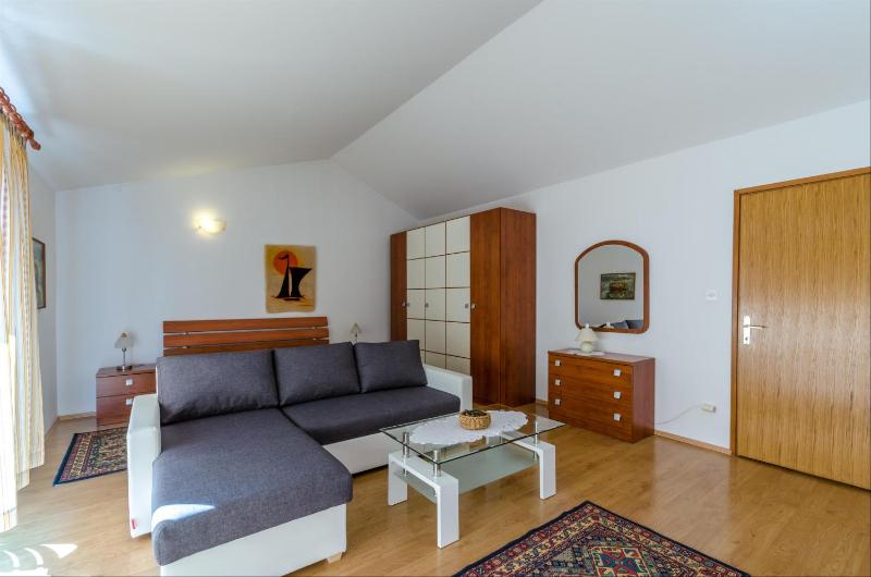 Apartment Zdravka - image 7