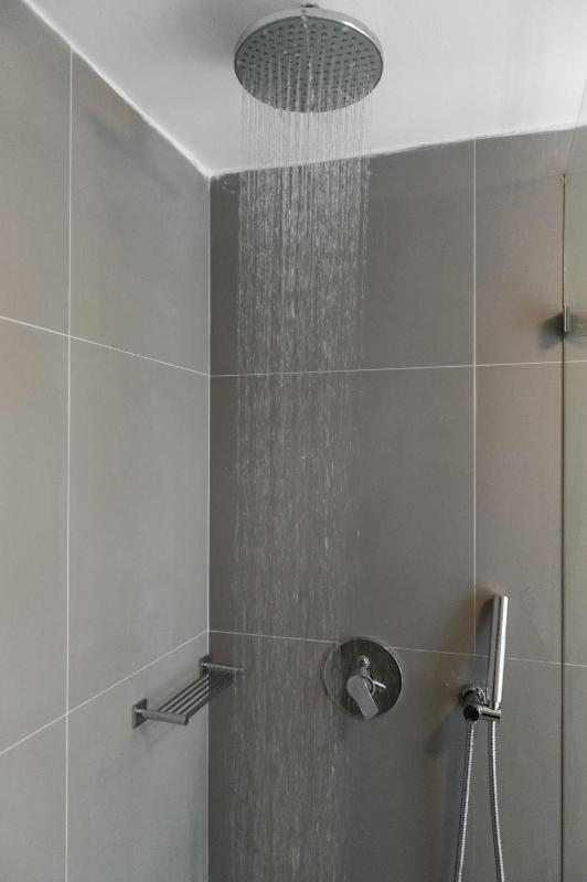 Deluxe Triple Room image 3