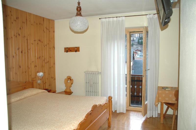 Standard Double or Twin Room image 3