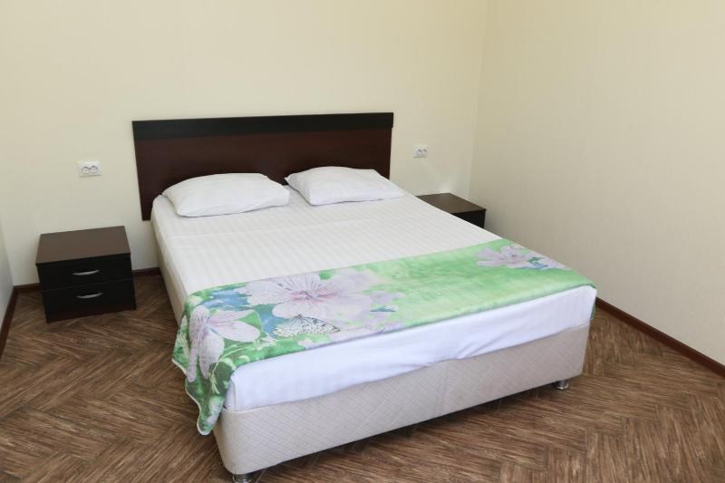 Standard Double or Twin Room image 1