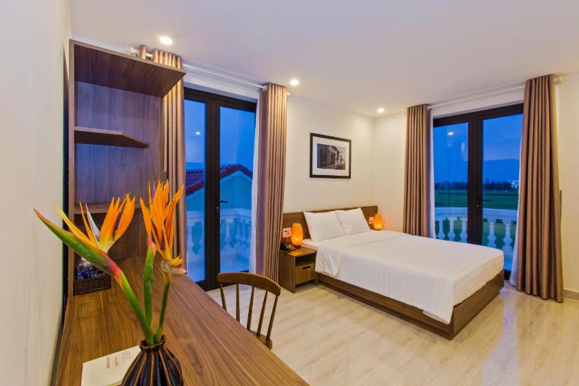 Phòng Superior Giường Đôi Có Ban Công Phòng Superior Giường Đôi Có Ban Công