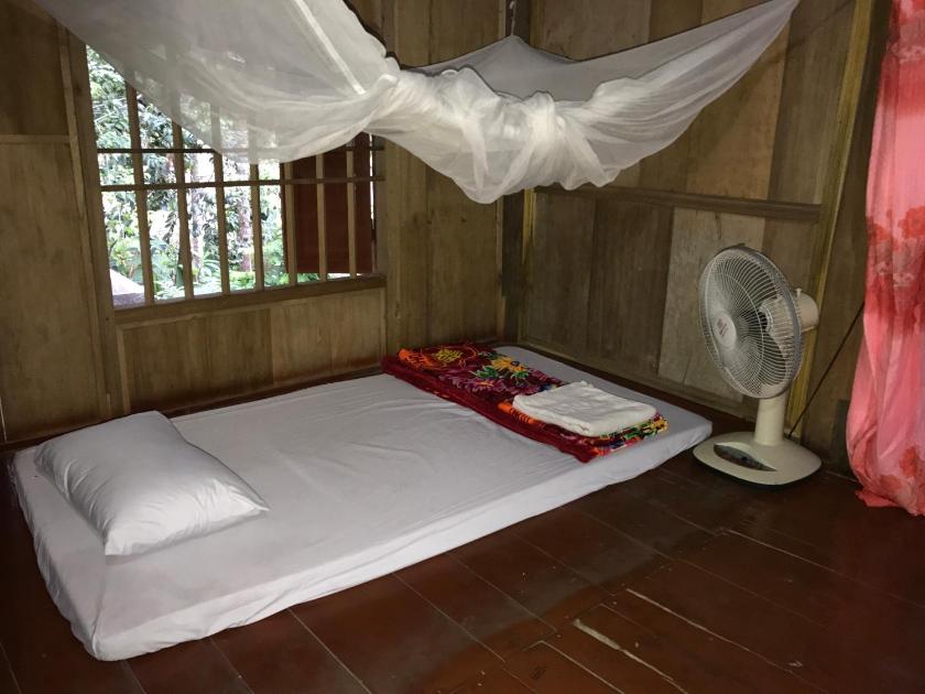 Giường đơn trong Phòng ngủ Tập thể dành cho cả Nam và Nữ có Phòng tắm Chung 
