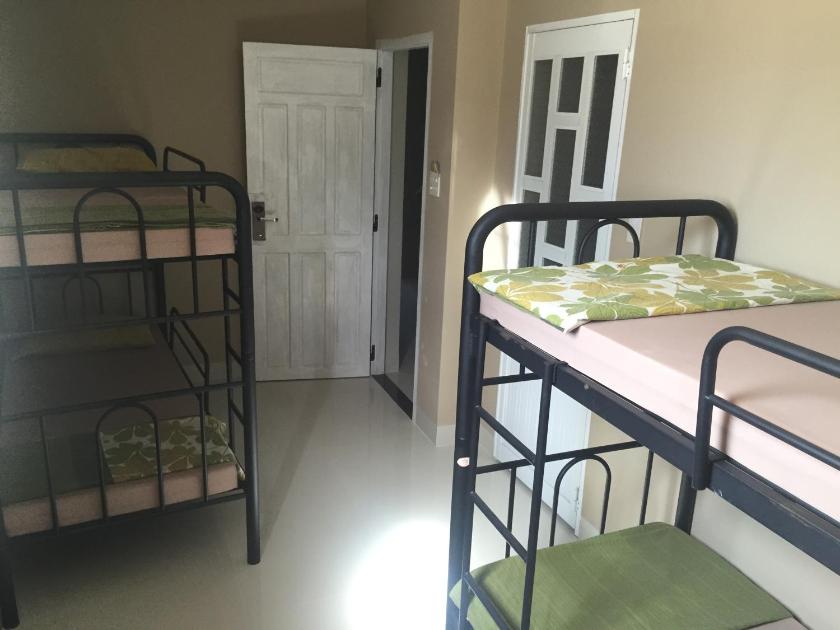 Giường trong Phòng ngủ tập thể cả Nam và Nữ 4 Người Giường trong Phòng ngủ tập thể cả Nam và Nữ 4 Người