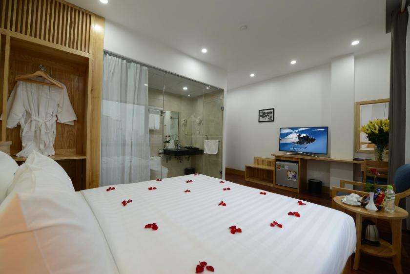 Phòng Deluxe Giường Đôi Nhìn ra quang cảnh Thành phố Phòng Deluxe Giường Đôi Nhìn ra quang cảnh Thành phố