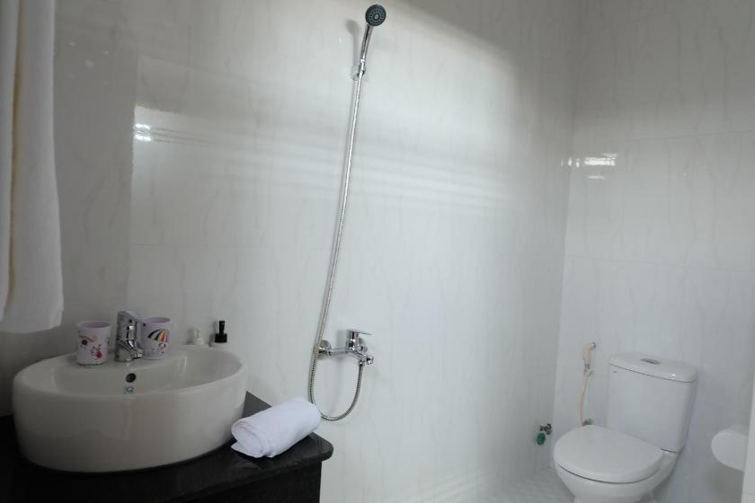 Phòng Có Giường Cỡ Queen Nhìn Ra Hồ Bơi Phòng Có Giường Cỡ Queen Nhìn Ra Hồ Bơi