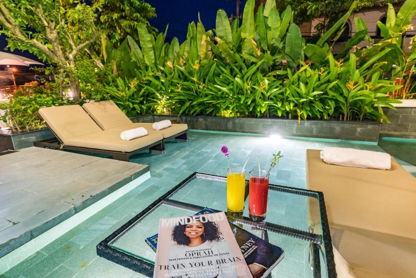 Phòng Deluxe Giường Đôi Có Ban Công Phòng Deluxe Giường Đôi Có Ban Công