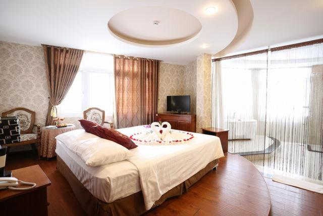 Suite Trăng Mật