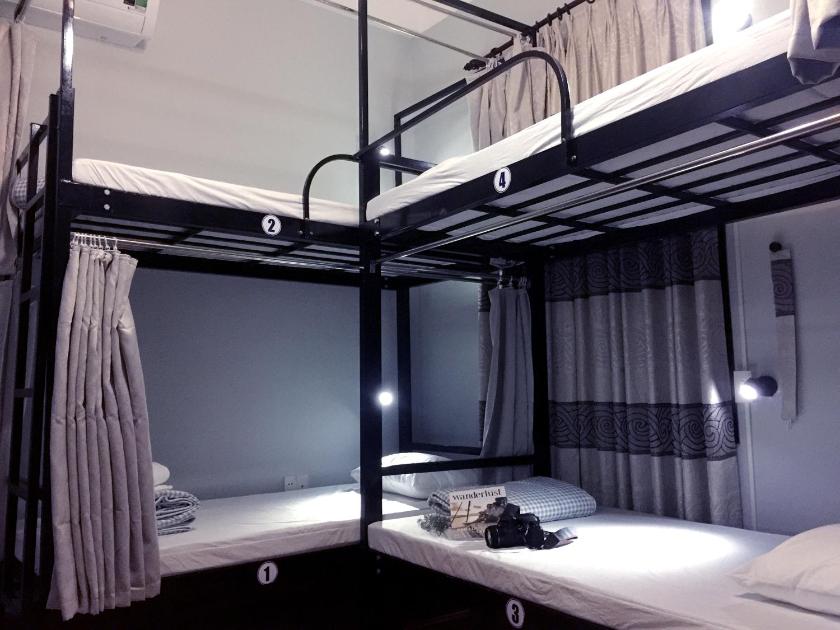 Giường Tầng Trong Phòng Ngủ Tập Thể Cho Nam Và Nữ