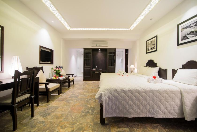 Phòng Cổ Điển Cho 3 Người