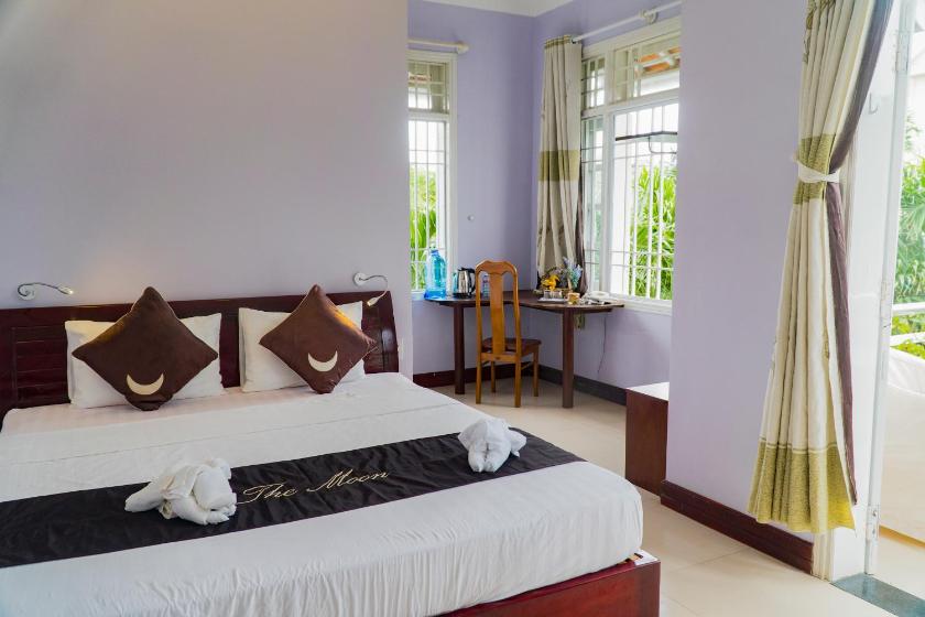 Phòng Deluxe Giường Đôi Có Ban Công