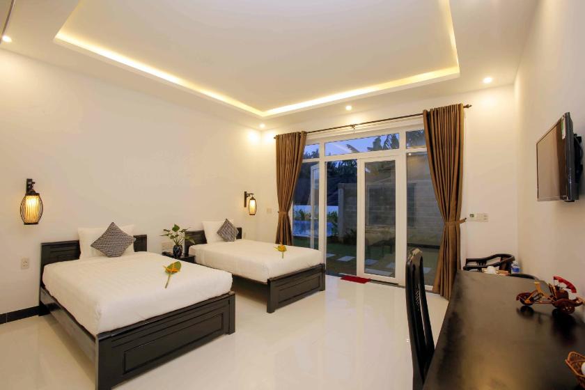 Phòng Junior Giường Đôi/2 Giường Đơn Hướng Hồ Bơi