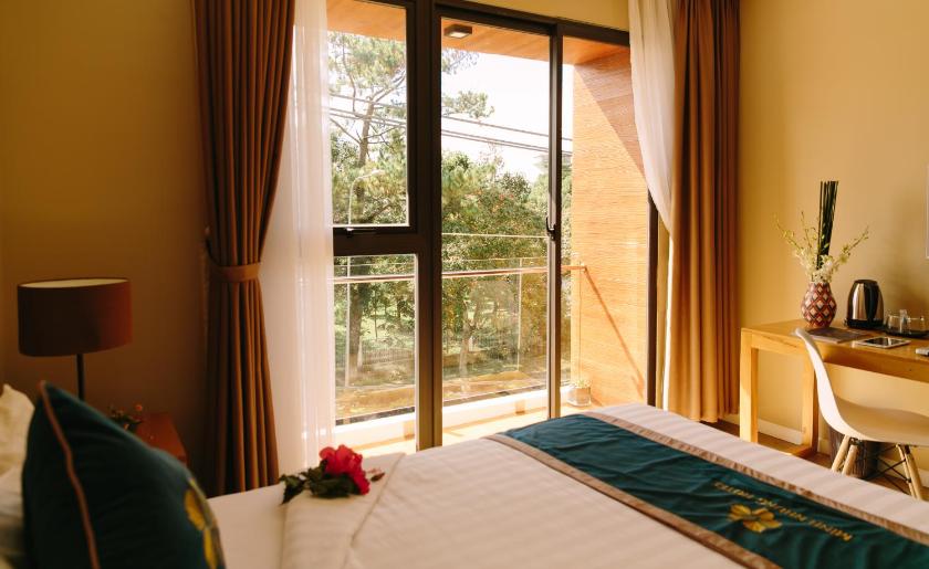 Phòng Deluxe Giường Đôi Có Ban Công Phòng Deluxe Giường Đôi Có Ban Công