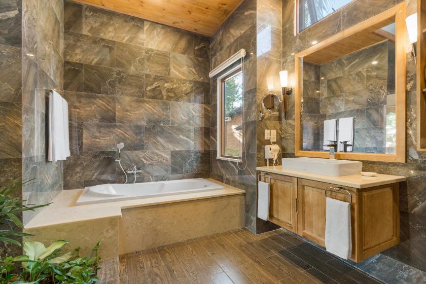 Phòng Giường Đôi Nhìn Ra Hồ Bơi