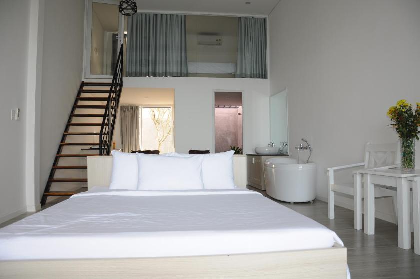 Studio Có Gác Lửng Và Nhìn Ra Biển