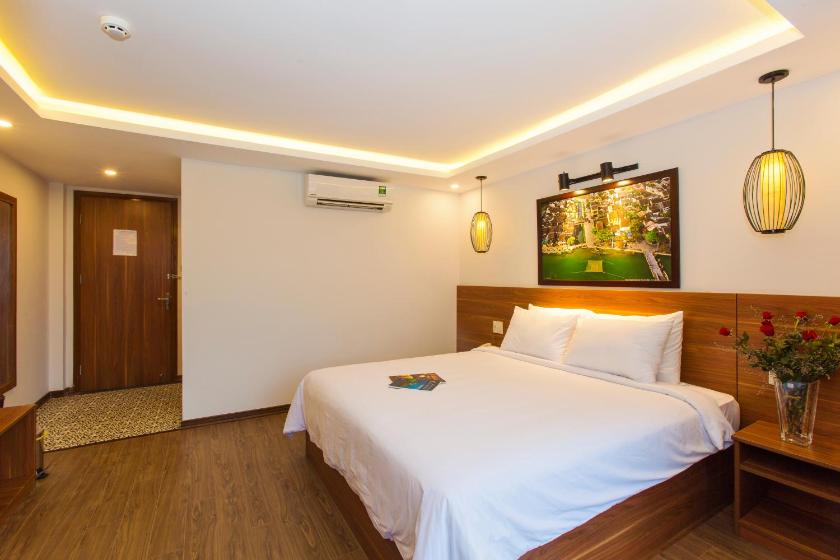 Phòng Deluxe Giường Đôi Nhìn Ra Sông Phòng Deluxe Giường Đôi Nhìn Ra Sông