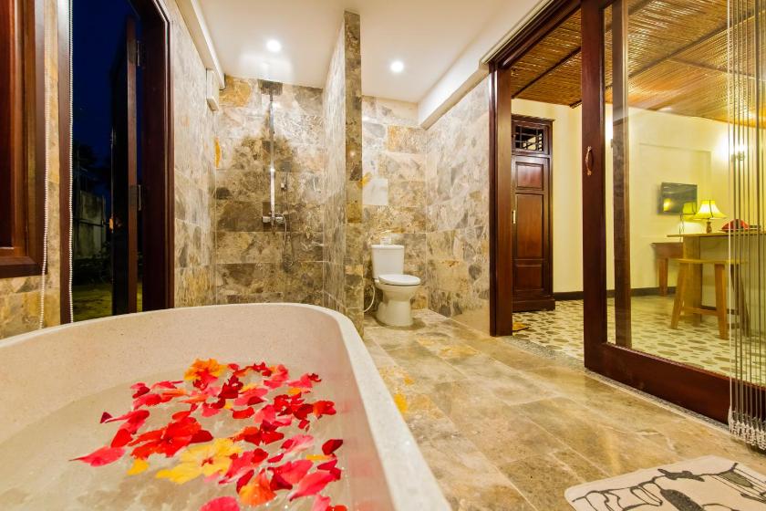 Suite Nhìn ra Hồ bơi Suite Nhìn ra Hồ bơi