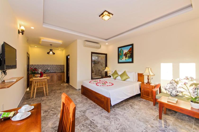 Suite Nhìn ra Hồ bơi Suite Nhìn ra Hồ bơi