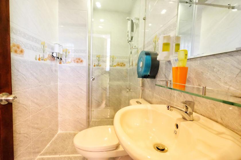 Phòng Deluxe Giường Đôi Có Ban Công