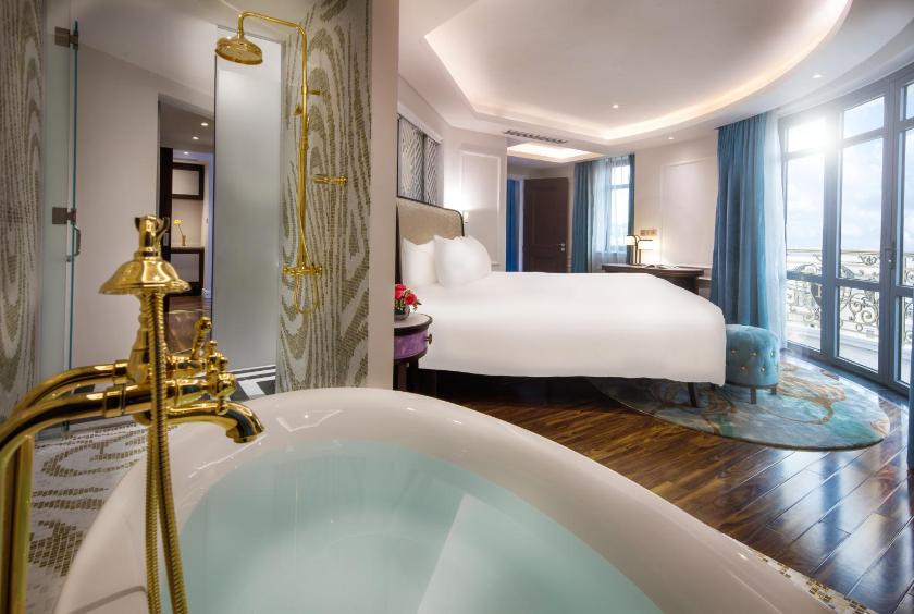 Suite Deluxe Có 1 Giường Đơn Và Ban Công