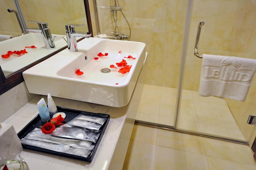 Phòng Giường Đôi Nhìn Ra Núi Phòng Giường Đôi Nhìn Ra Núi