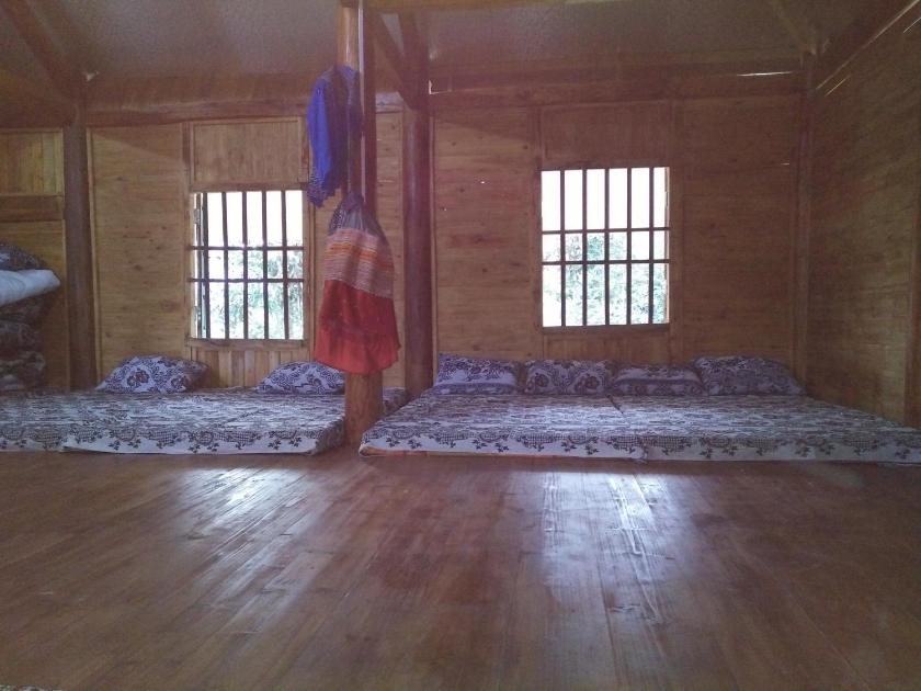 Giường Đơn Trong Phòng Nghỉ Tập Thể Cho Cả Nam Và Nữ