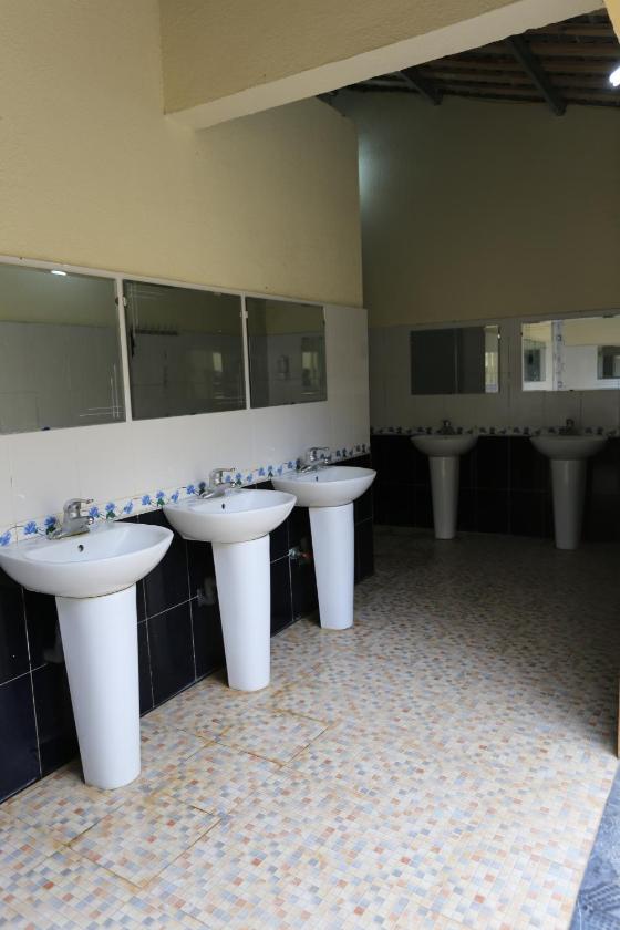 Giường Tầng Trong Phòng Ngủ Tập Thể Cho Nam Và Nữ