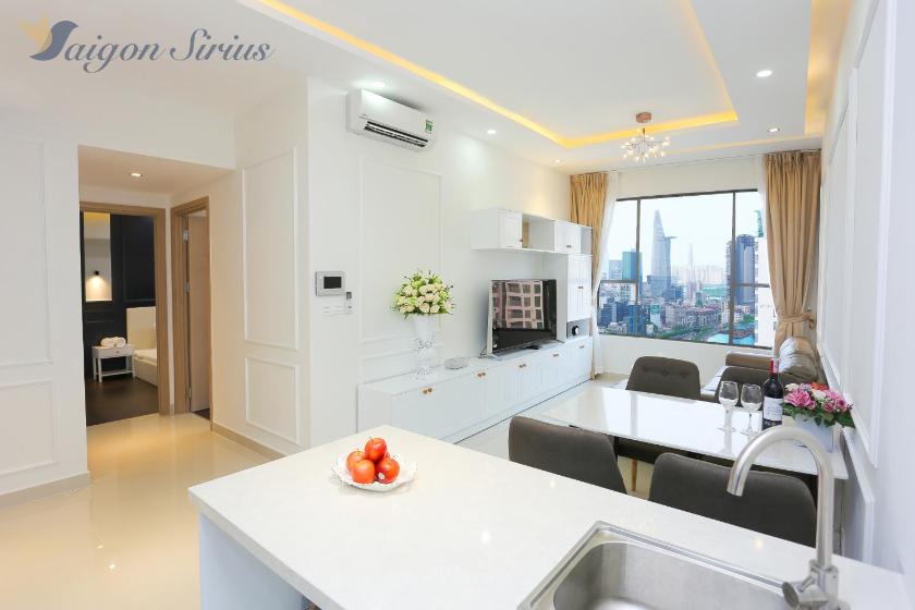 Căn Hộ Áp Mái Sang Trọng Có Ban Công