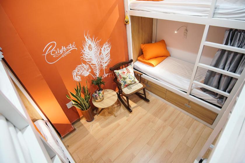 Phòng Ngủ Tập Thể Cho Cả Nam Và Nữ