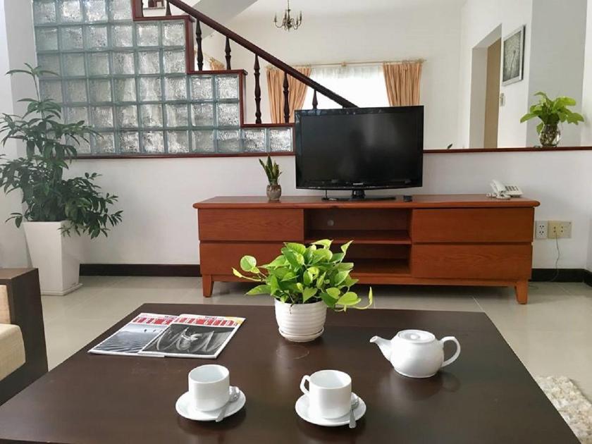 Biệt Thự Nhìn Ra Vườn