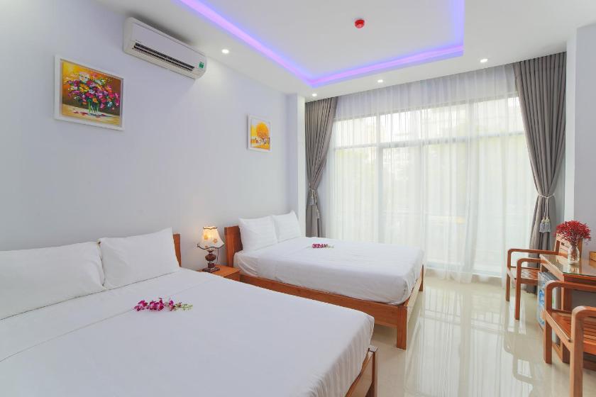 Phòng Deluxe 4 Người Phòng Deluxe 4 Người