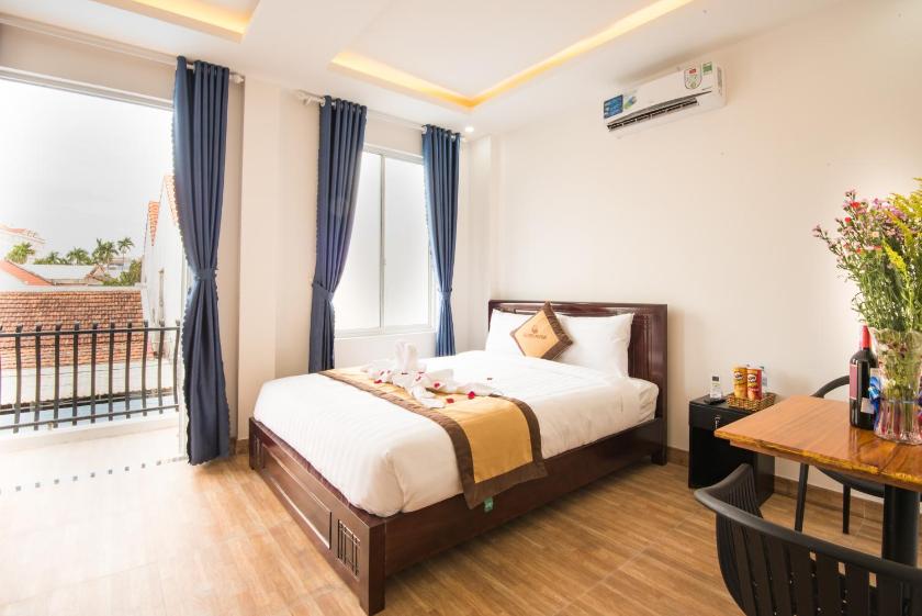 Phòng Deluxe Giường Đôi Có Ban Công Phòng Deluxe Giường Đôi Có Ban Công