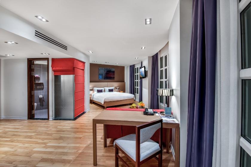 Phòng Deluxe có Giường cỡ Queen và Giường Sofa