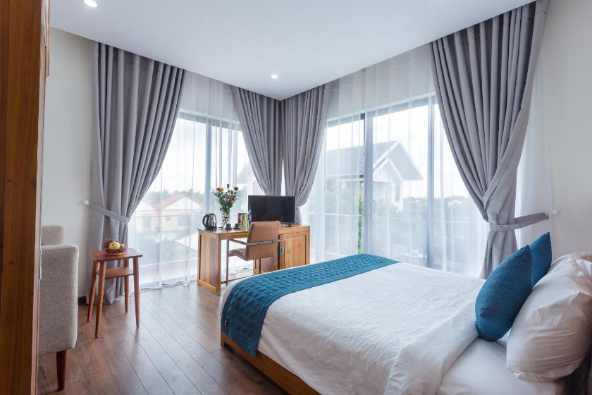 Phòng Grand Deluxe Giường Đôi Nhìn Ra Sông Phòng Grand Deluxe Giường Đôi Nhìn Ra Sông