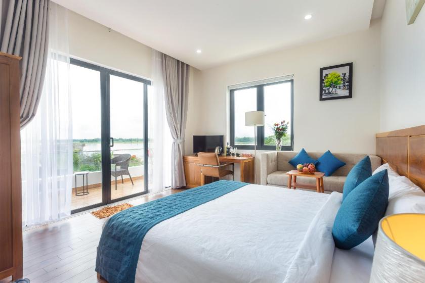 Phòng Grand Deluxe Giường Đôi Nhìn Ra Sông Phòng Grand Deluxe Giường Đôi Nhìn Ra Sông