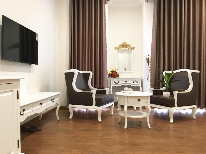 Phòng 4 Người Hạng Hoàng Gia Có Ban Công