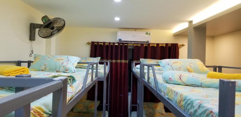 Giường Đơn trong Phòng ngủ tập thể Giường Đơn trong Phòng ngủ tập thể