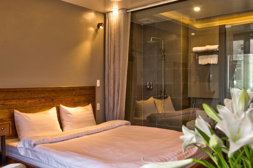 Phòng Deluxe Giường Đôi Có Ban Công Phòng Deluxe Giường Đôi Có Ban Công